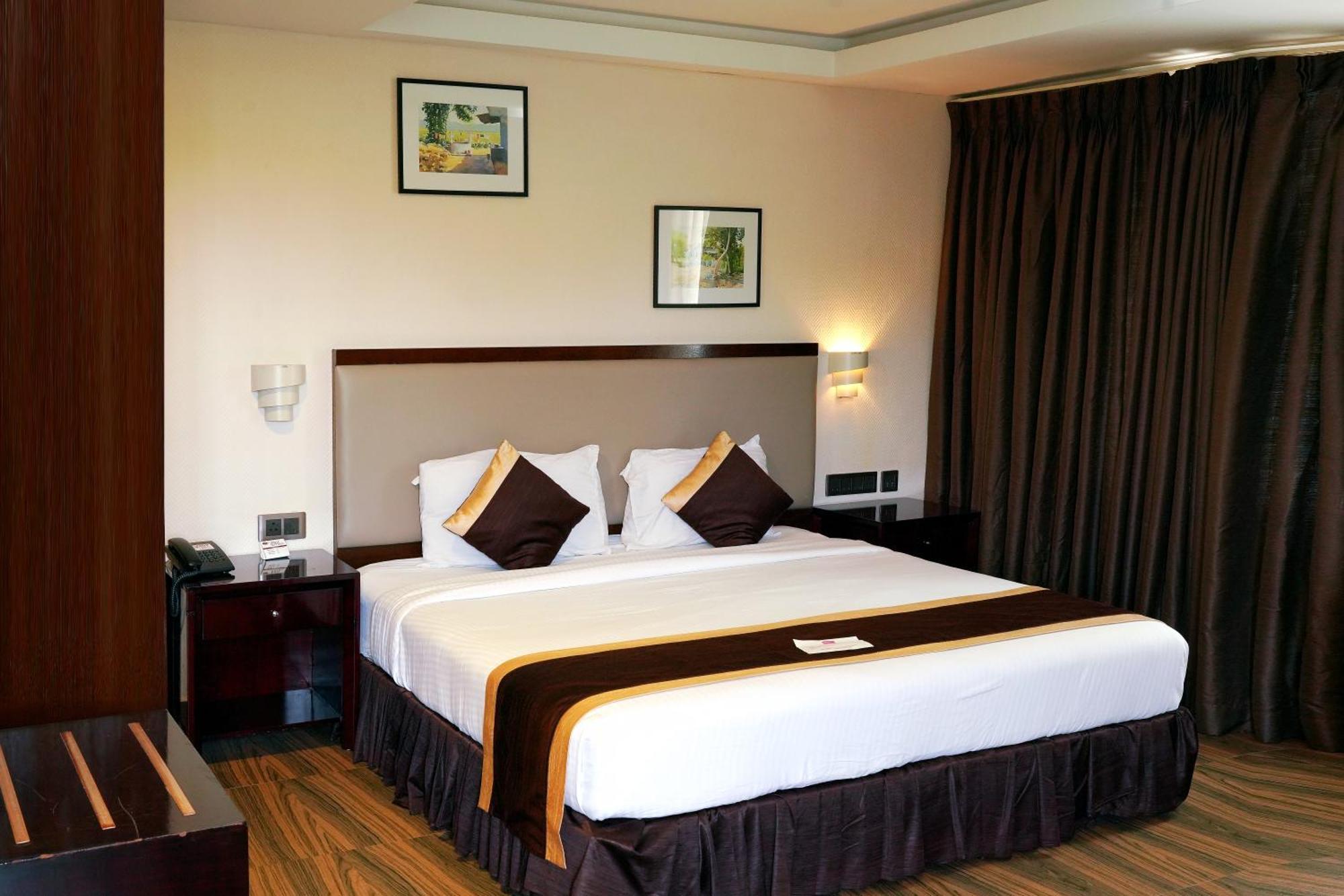 Kga Elite Continental Hotel Tiruvalla Luaran gambar