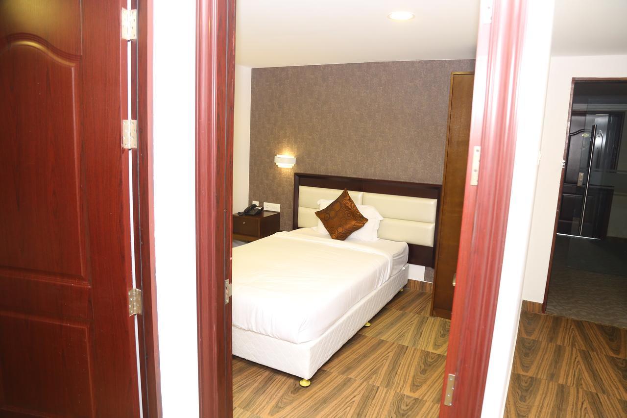 Kga Elite Continental Hotel Tiruvalla Luaran gambar