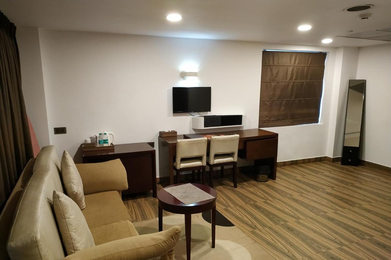 Kga Elite Continental Hotel Tiruvalla Luaran gambar