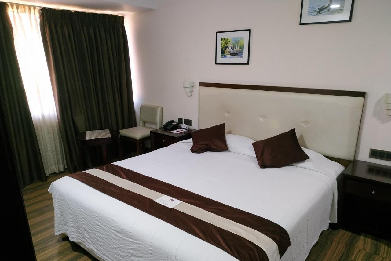 Kga Elite Continental Hotel Tiruvalla Luaran gambar